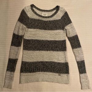 Abercrombie & Fitch Women's Gray Striped Sweater